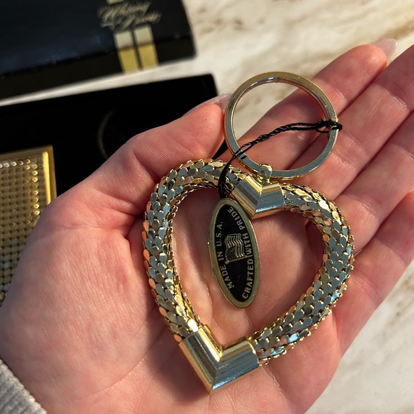 Vintage Whiting and Davis Compact and Key Chain Set in Original Box - Picture 3 of 5